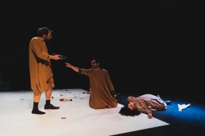 ANTÍGONA (3 POR 3,5) CIA Chapito^ - Anti´gona-118